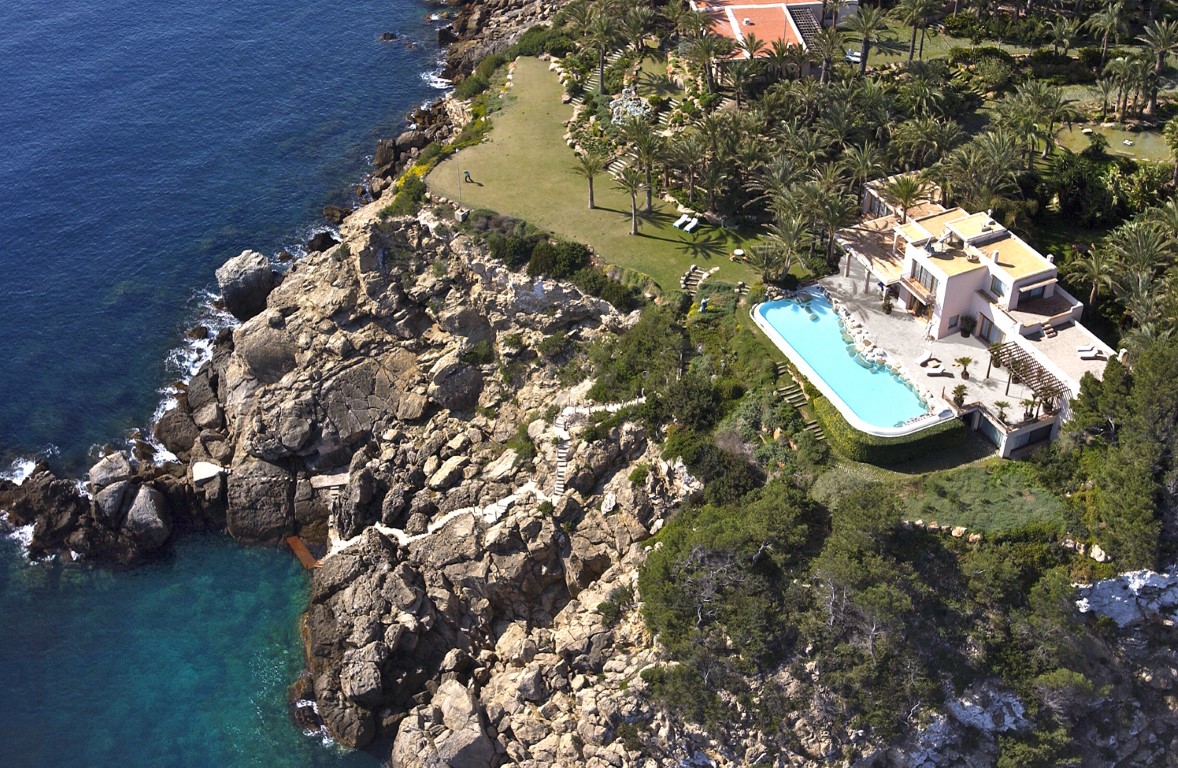 Villa Carlos. 8 bedrooms villa in Ibiza for rent